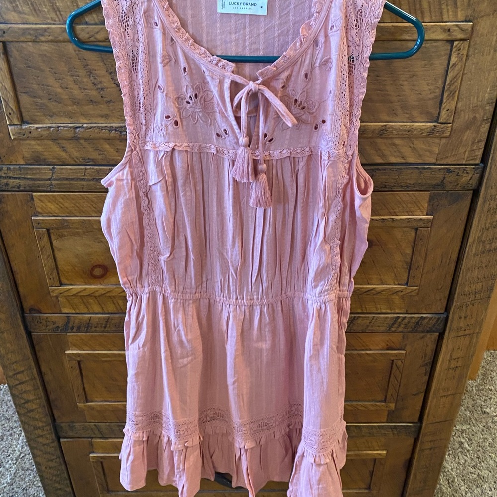 Pink dusty rose Lucky Brand ruffle sleeveless lace lined dress